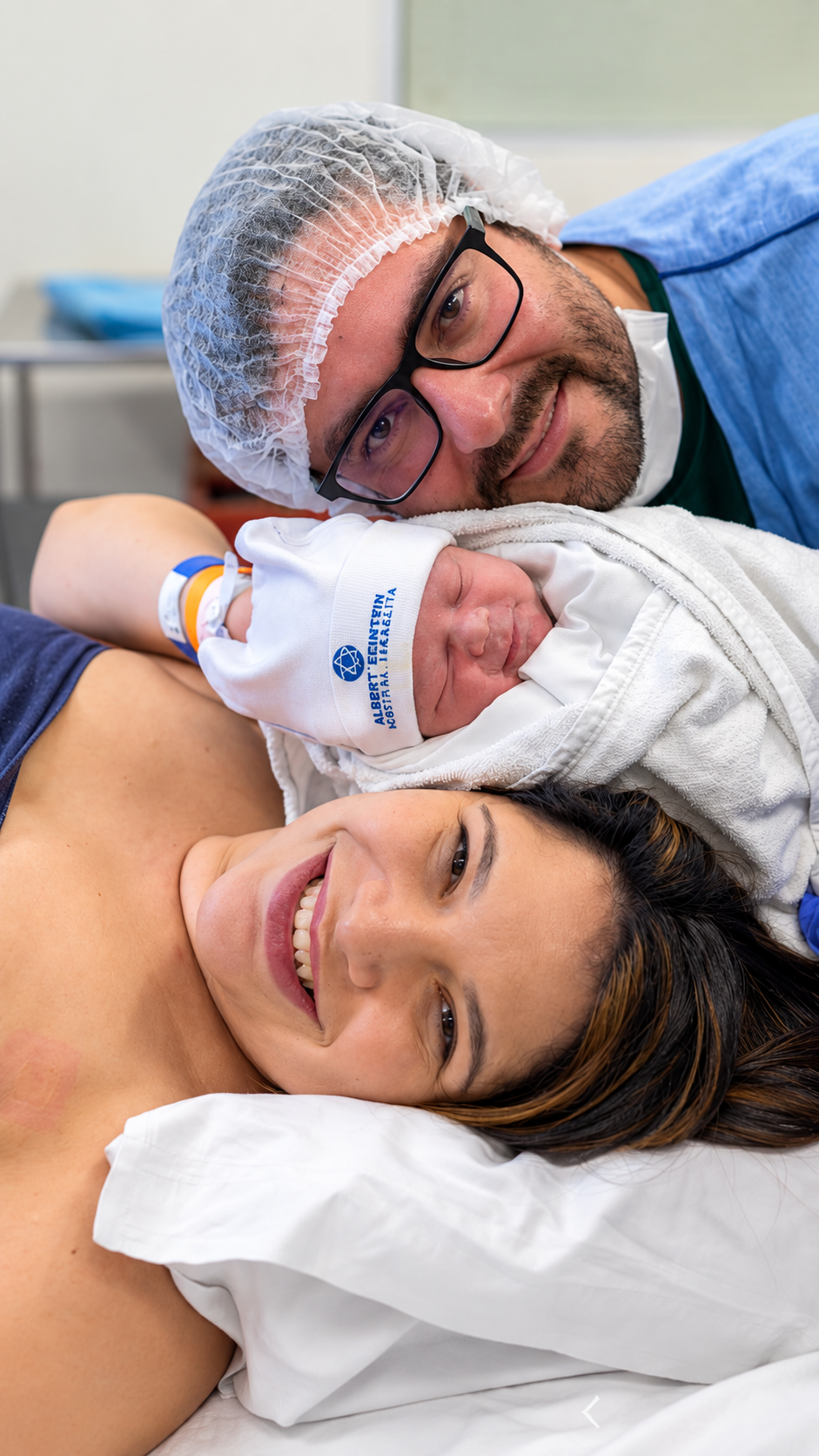 Primeiro colo: mãe, bebê e equipe